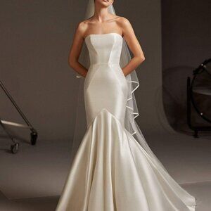 Pronovias Oberon Wedding Gown Size 12 Mikado